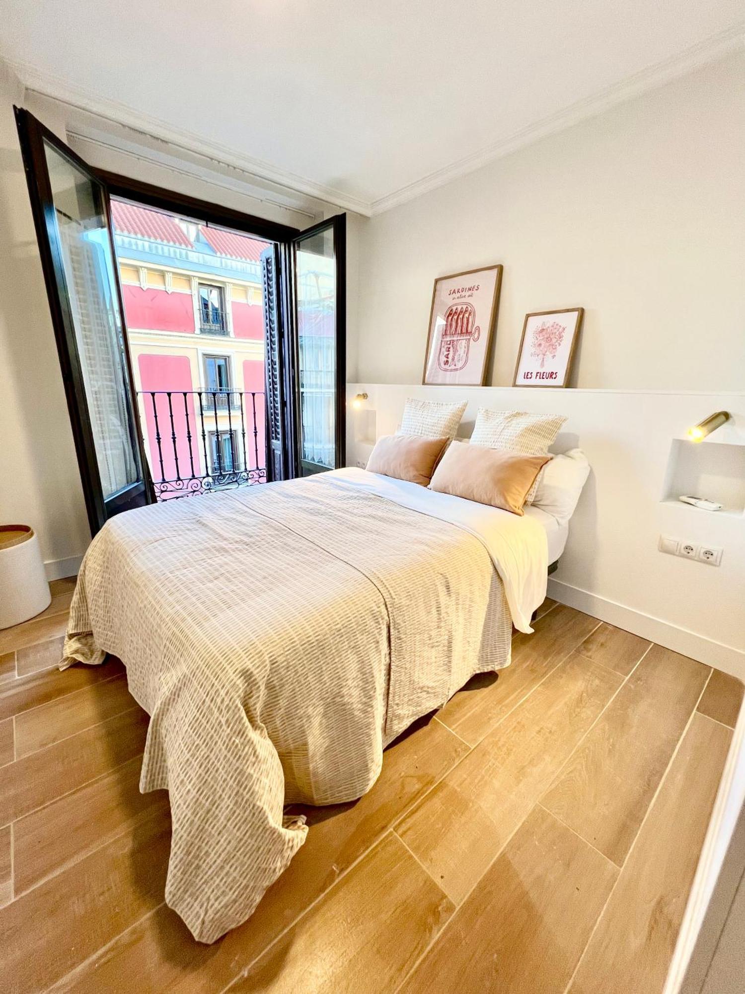 Albergue Miguel Angel Madrid Eksteriør bilde