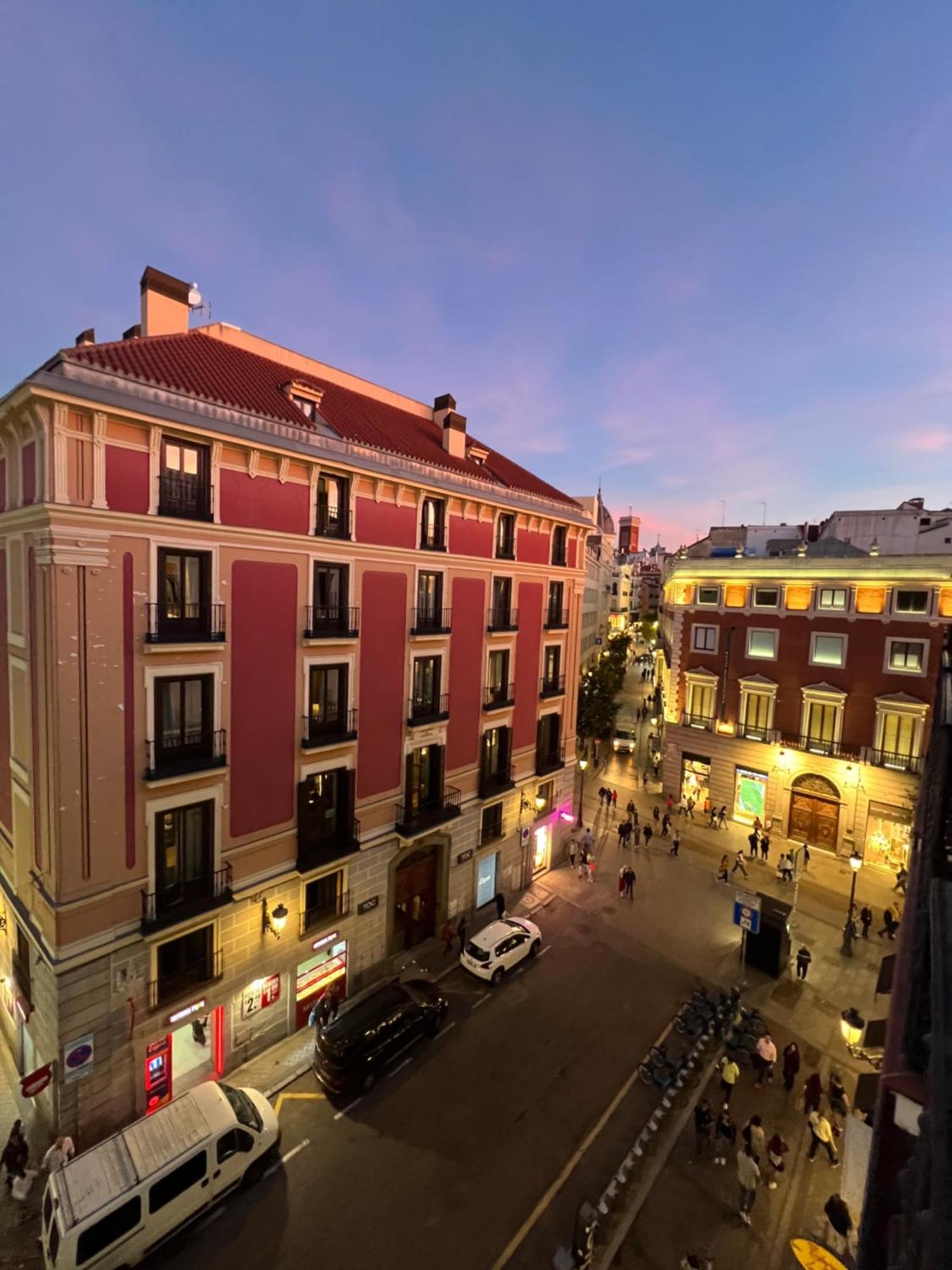 Albergue Miguel Angel Madrid Eksteriør bilde