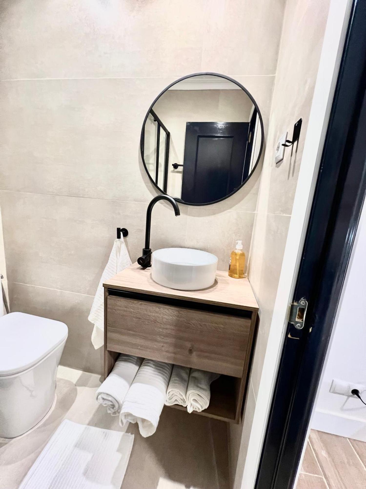 Albergue Miguel Angel Madrid Eksteriør bilde