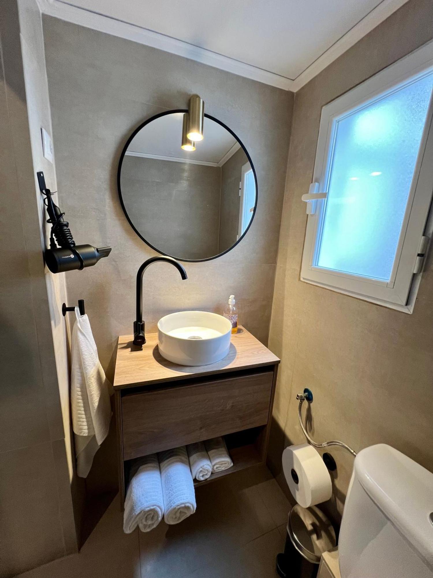 Albergue Miguel Angel Madrid Eksteriør bilde
