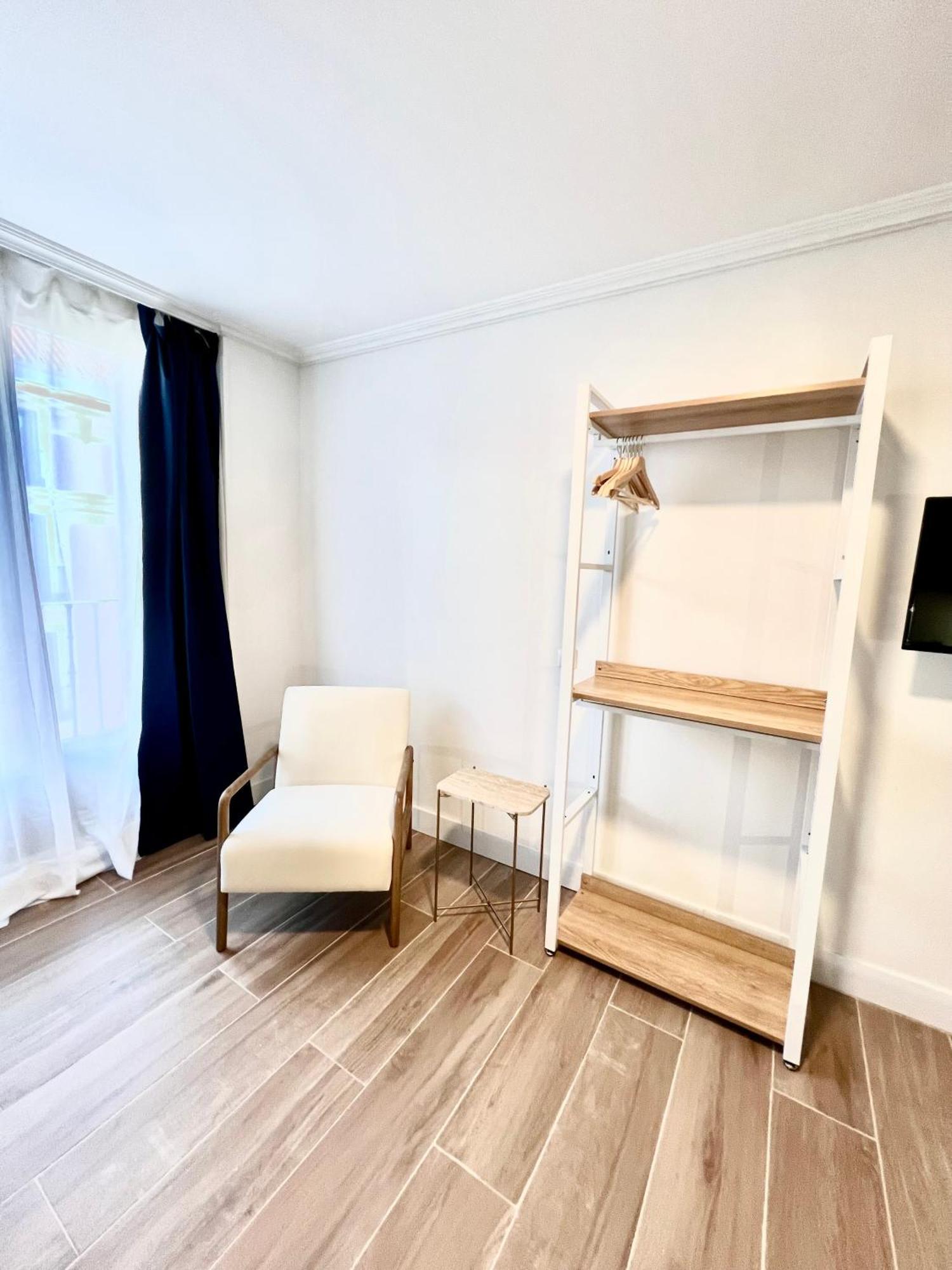 Albergue Miguel Angel Madrid Eksteriør bilde